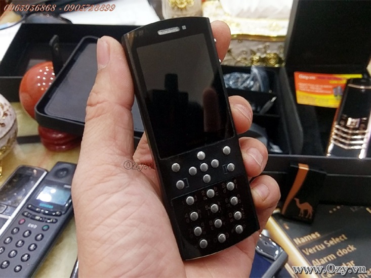 Mobiado Classic 712 ZAF Black Satin cao cấp