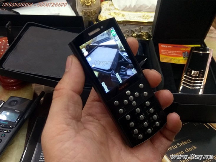 Mobiado Classic 712 ZAF Black Satin cao cấp