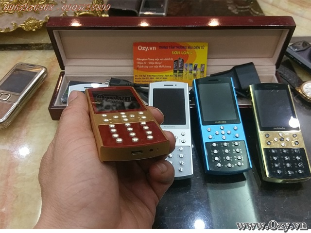 Mobiado 712 GCB collection red gold