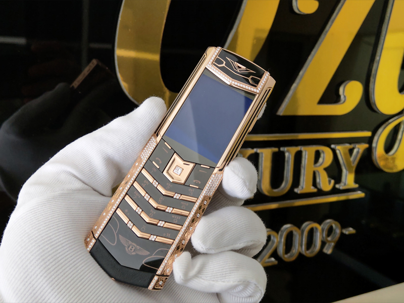 vertu-bentley-rose-gold-skin-diamond