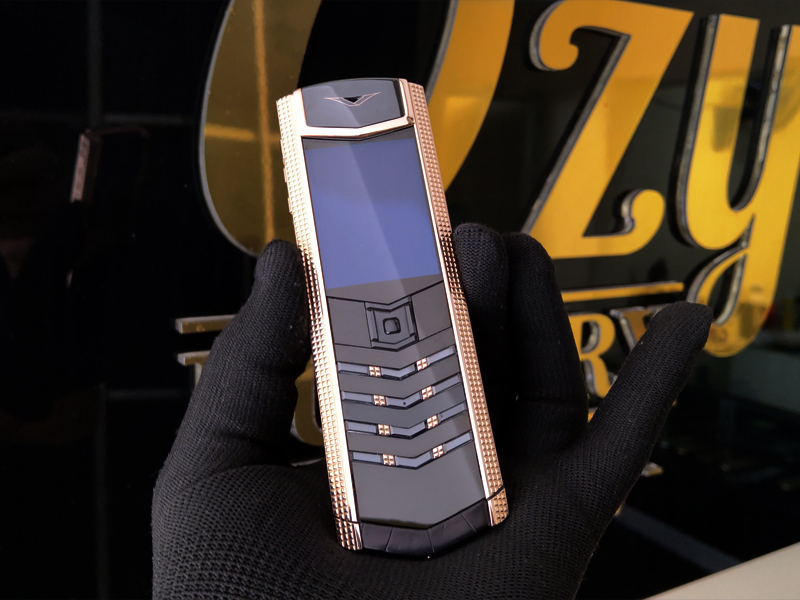 vertu-cloude-de-pari-rose-gold